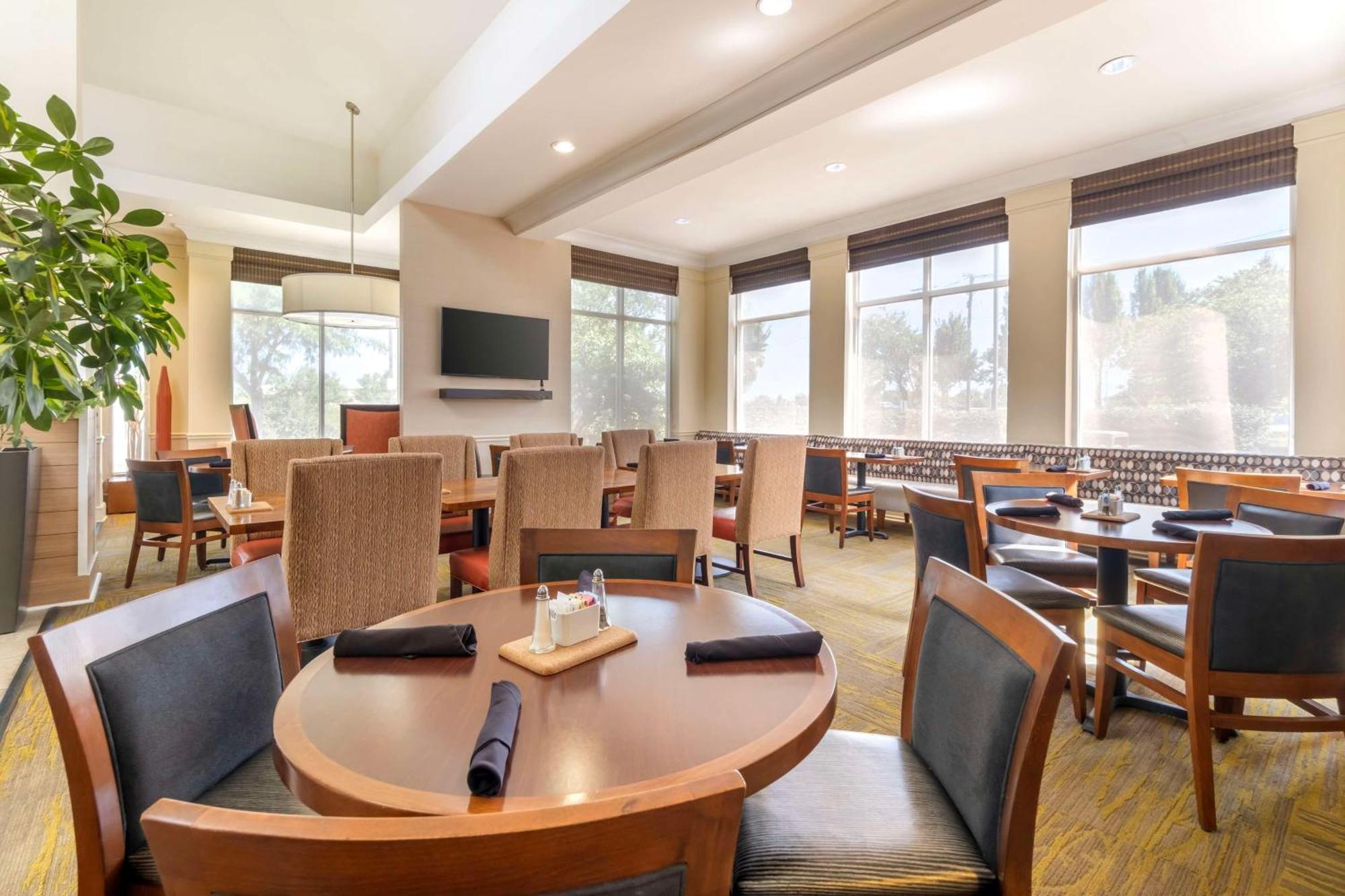 Hilton Garden Inn Лексингтон Экстерьер фото